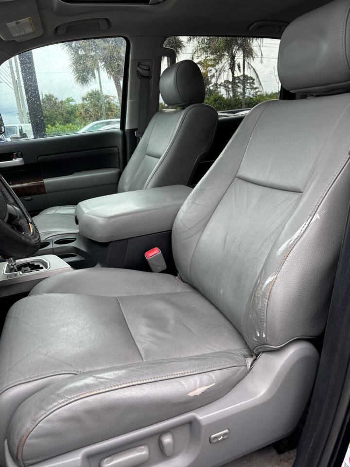 Toyota Tundra Limited 5.7L FFV CrewMax 4WD 2010
