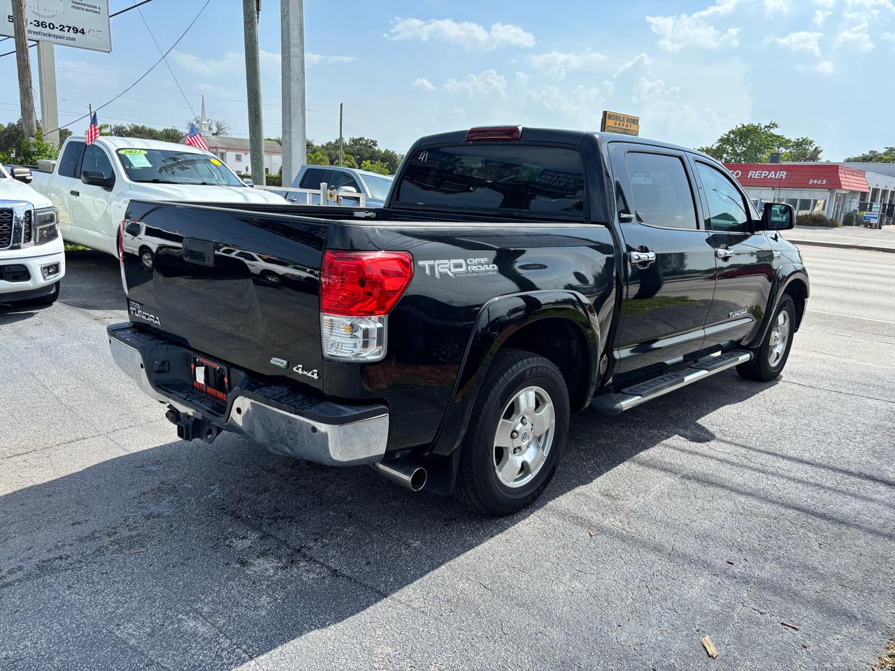 Toyota Tundra  2010