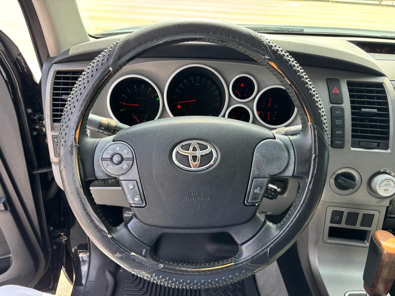 Toyota Tundra  2010