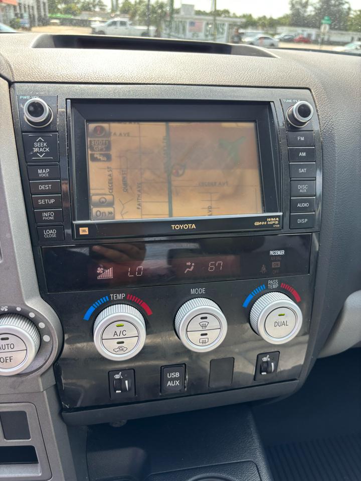 Toyota Tundra  2010