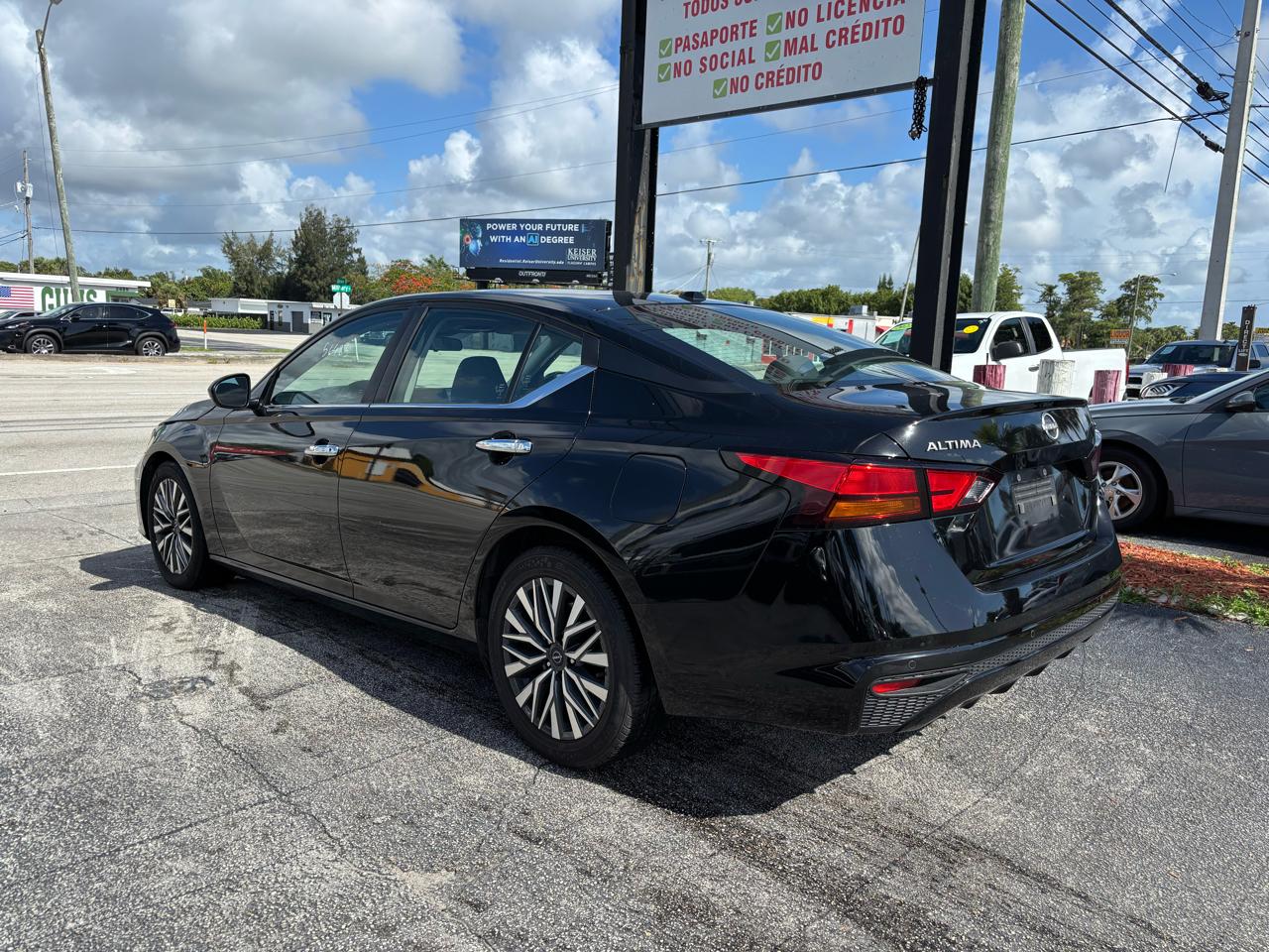 Nissan Altima 2.5 SV 2023