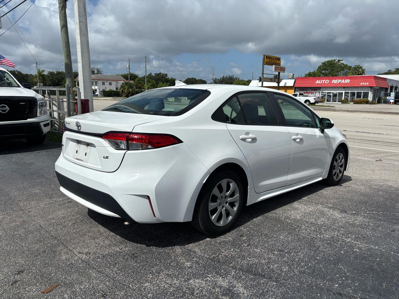 Toyota Corolla LE CVT (Natl) 2022