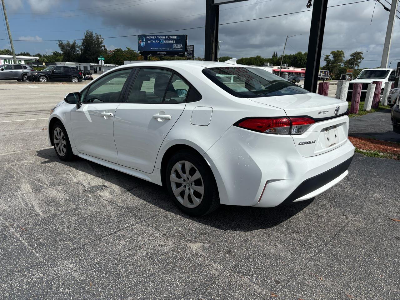 Toyota Corolla LE CVT (Natl) 2022