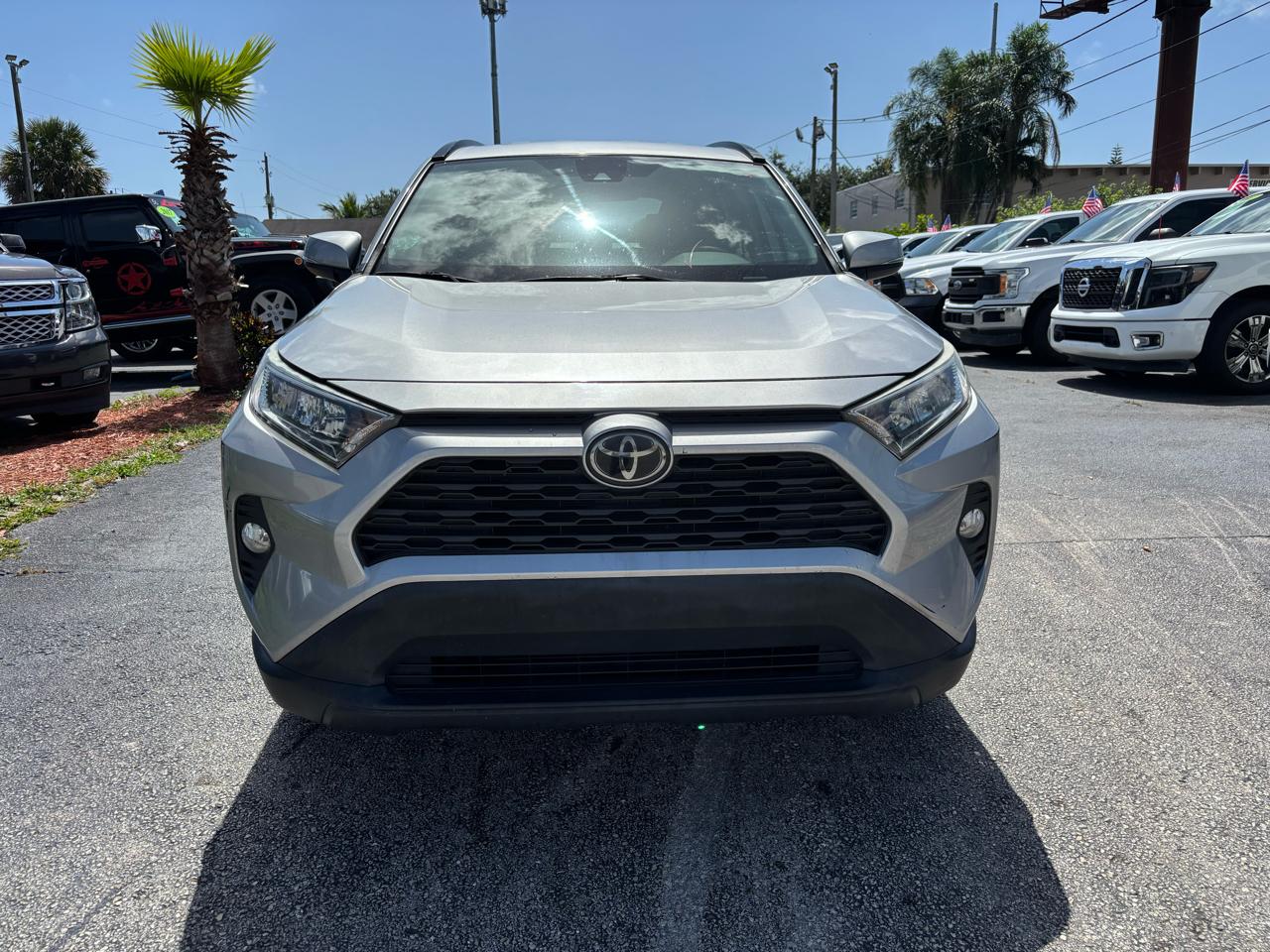 Toyota RAV4 XLE FWD (Natl) 2020
