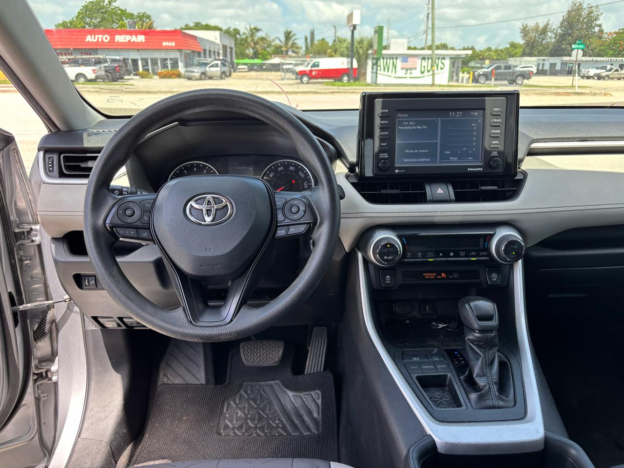 Toyota RAV4 XLE FWD (Natl) 2020