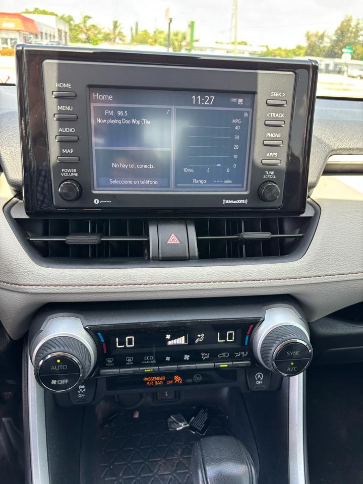 Toyota RAV4 XLE FWD (Natl) 2020