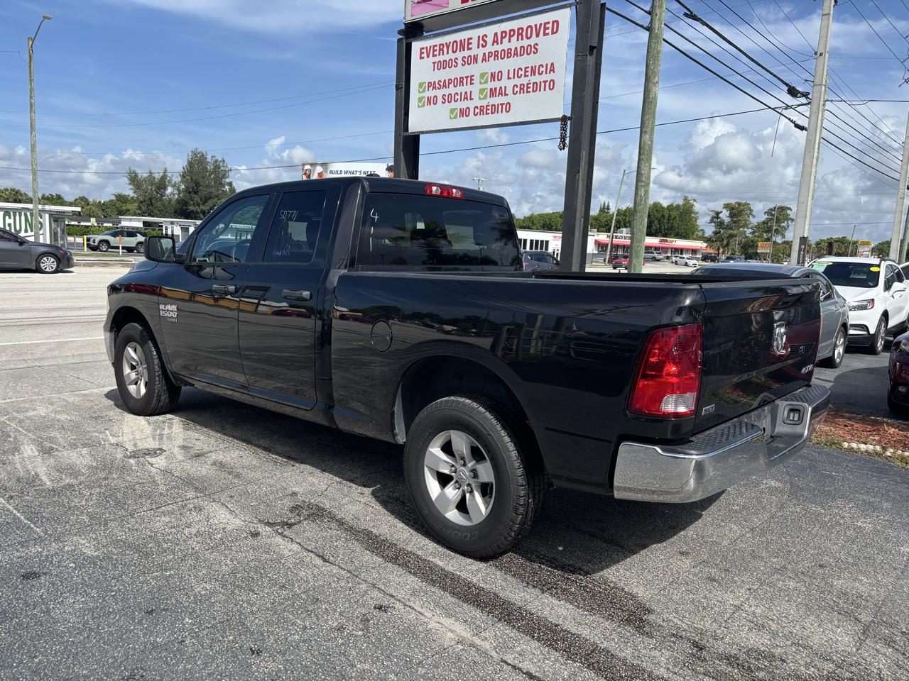 RAM 1500 Classic SLT 4x4 Quad Cab 6'4" Box 2024