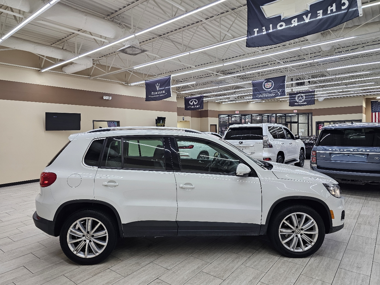 Volkswagen Tiguan SE 2016