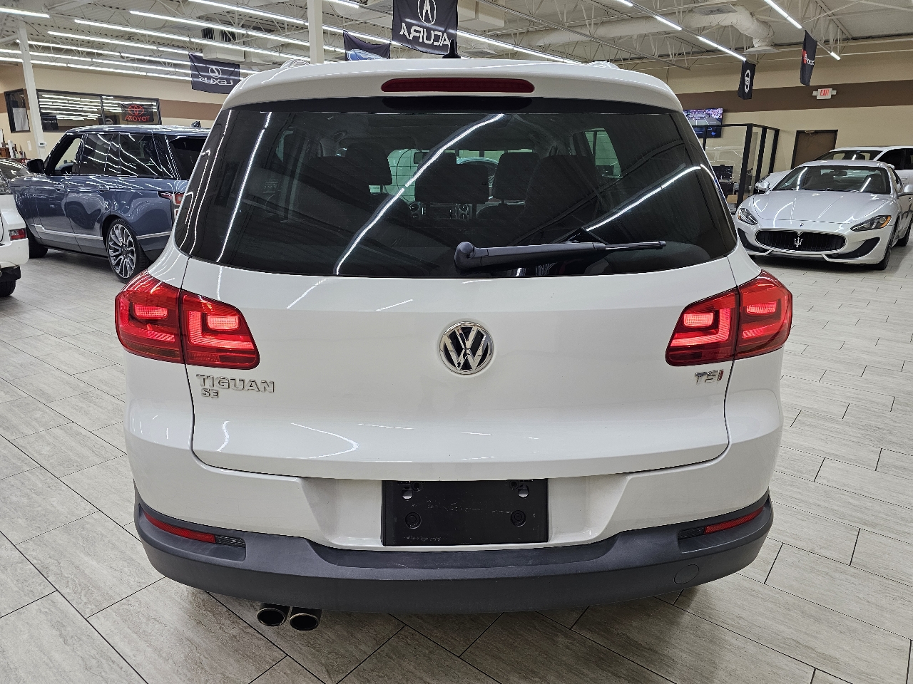 Volkswagen Tiguan SE 2016