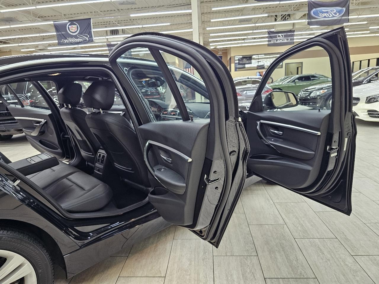 BMW 3-Series 330i SULEV Sedan 2018