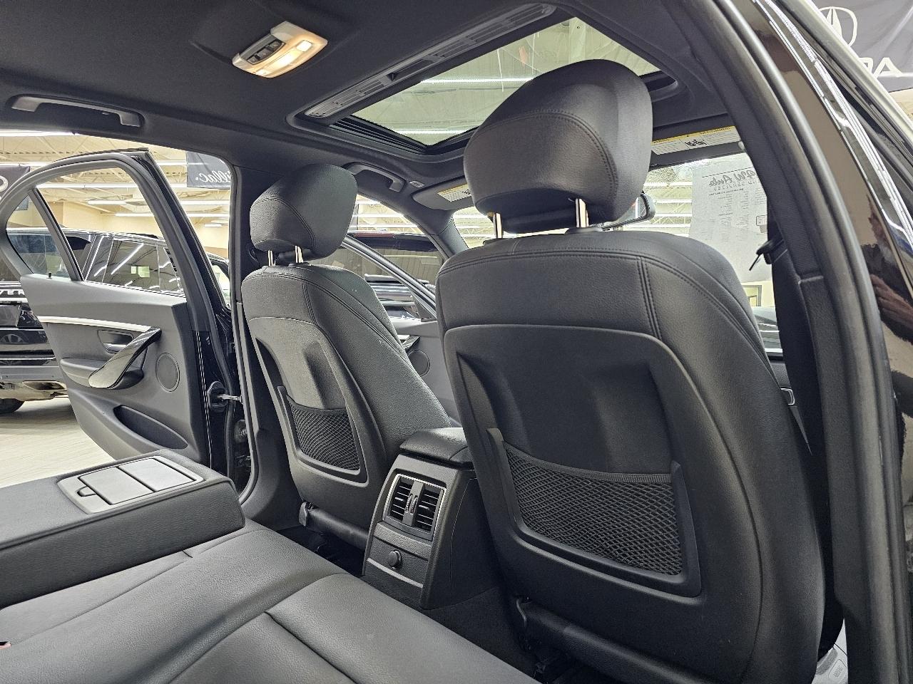 BMW 3-Series 330i SULEV Sedan 2018