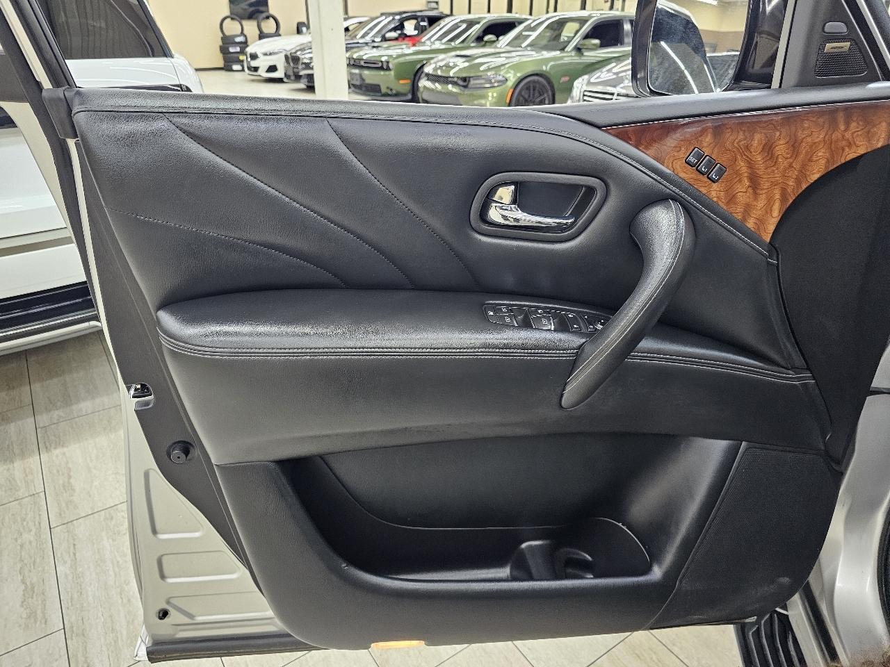 Infiniti QX80 4WD 2015