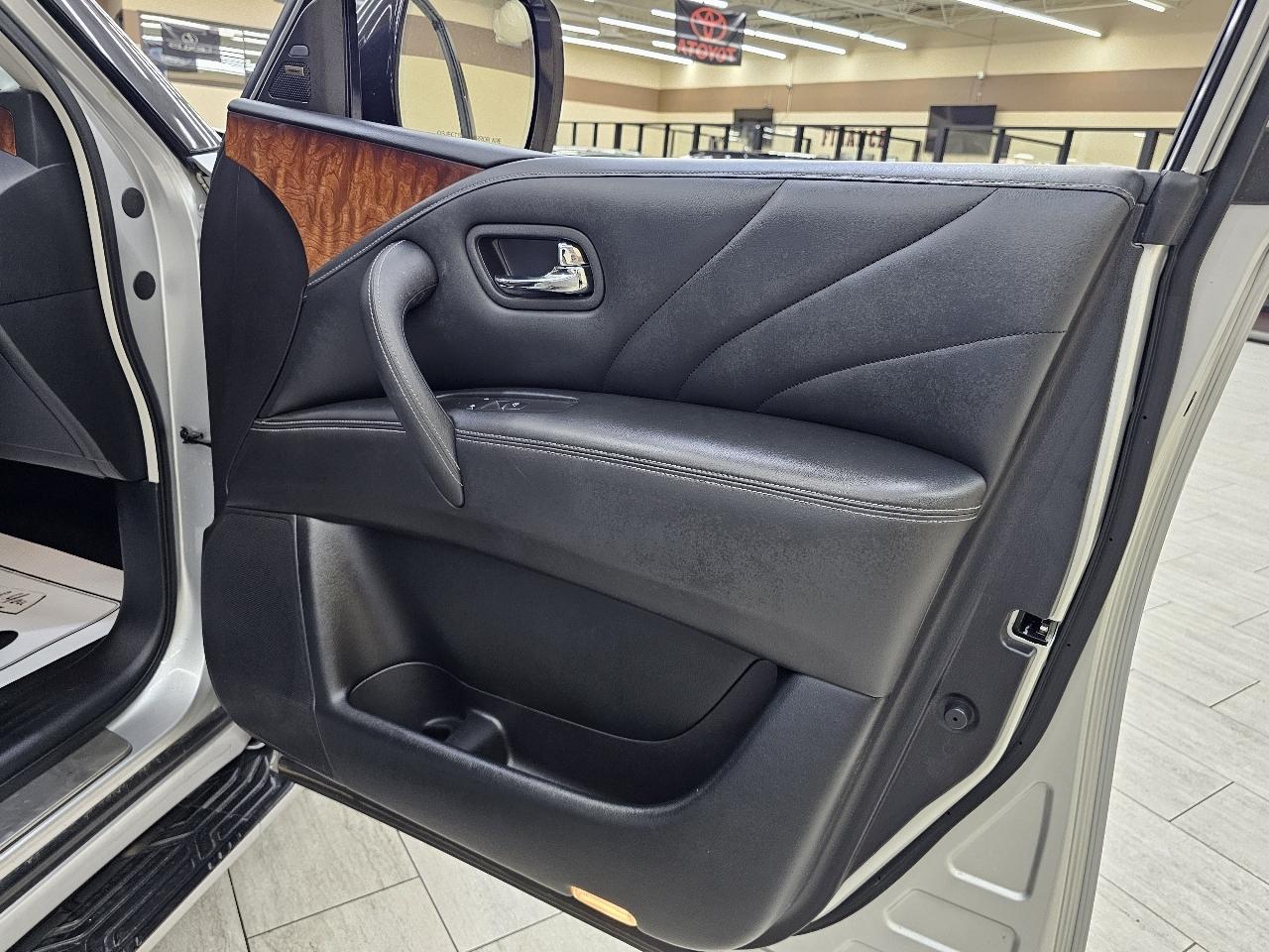 Infiniti QX80 4WD 2015