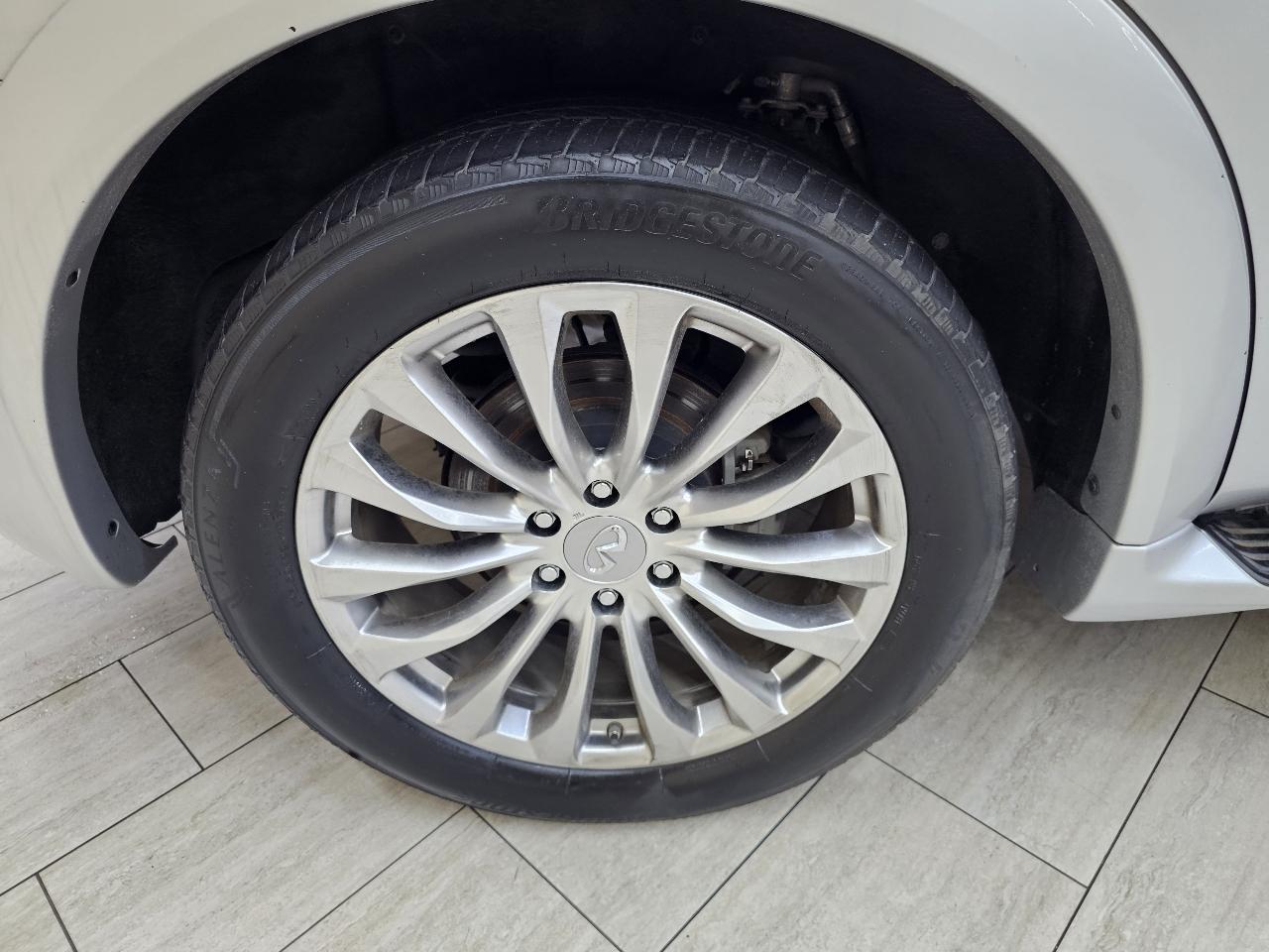 Infiniti QX80 4WD 2015