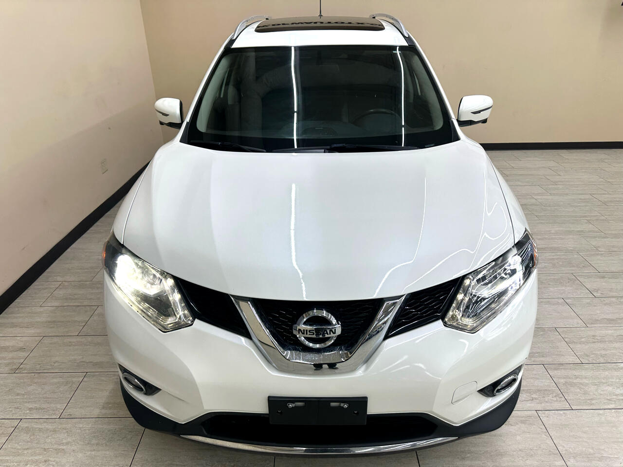 2016 Nissan Rogue SL photo 2
