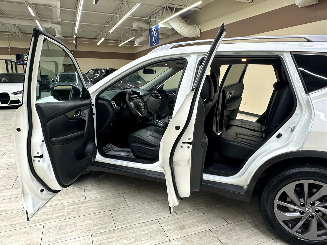 2016 Nissan Rogue SL photo 10