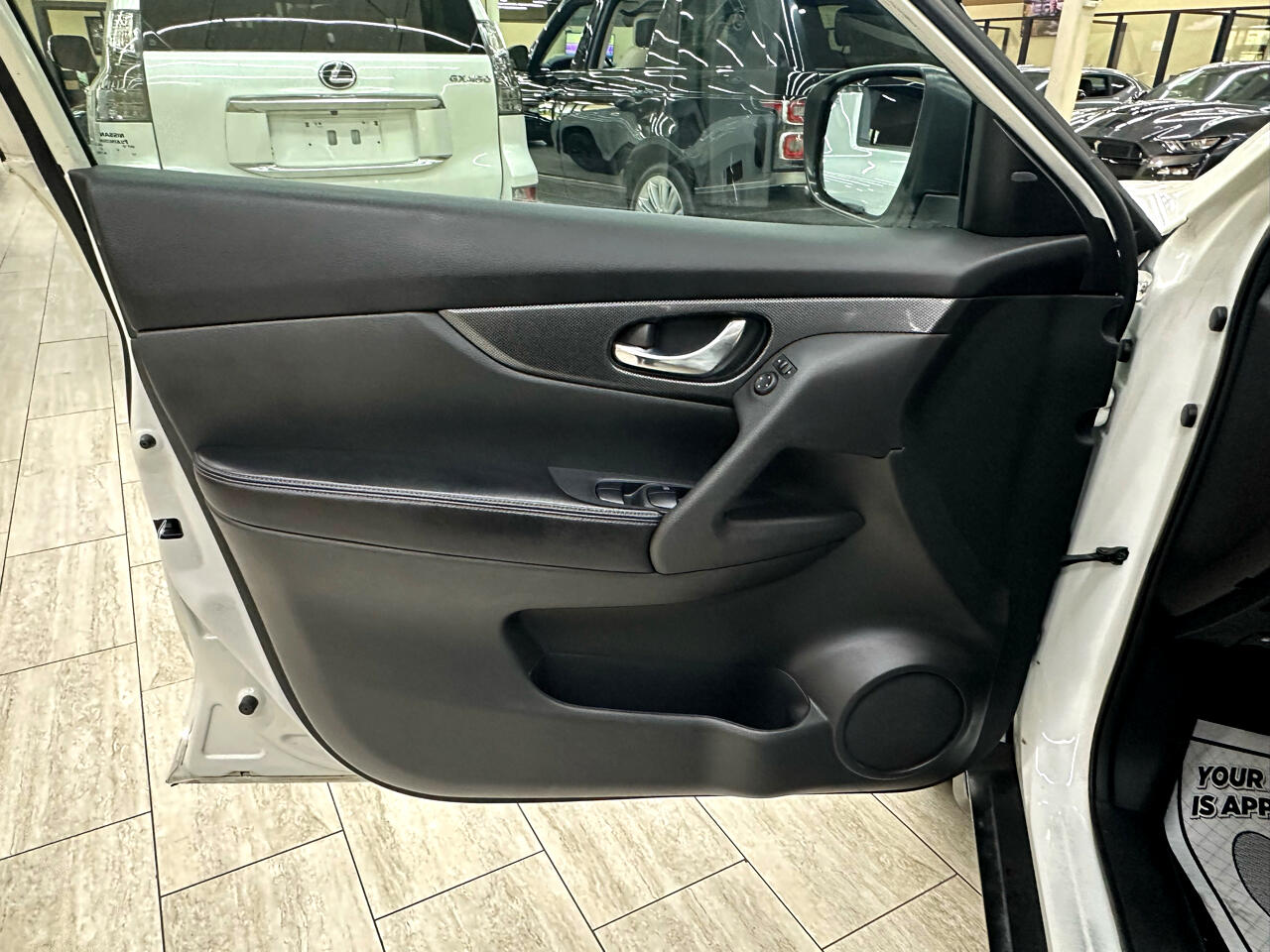 2016 Nissan Rogue SL photo 11