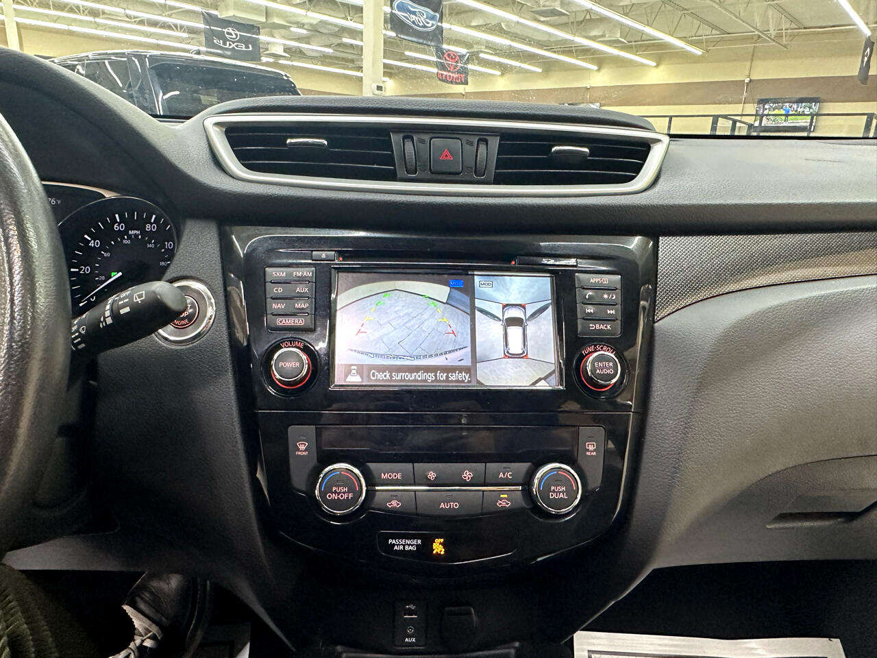 2016 Nissan Rogue SL photo 23