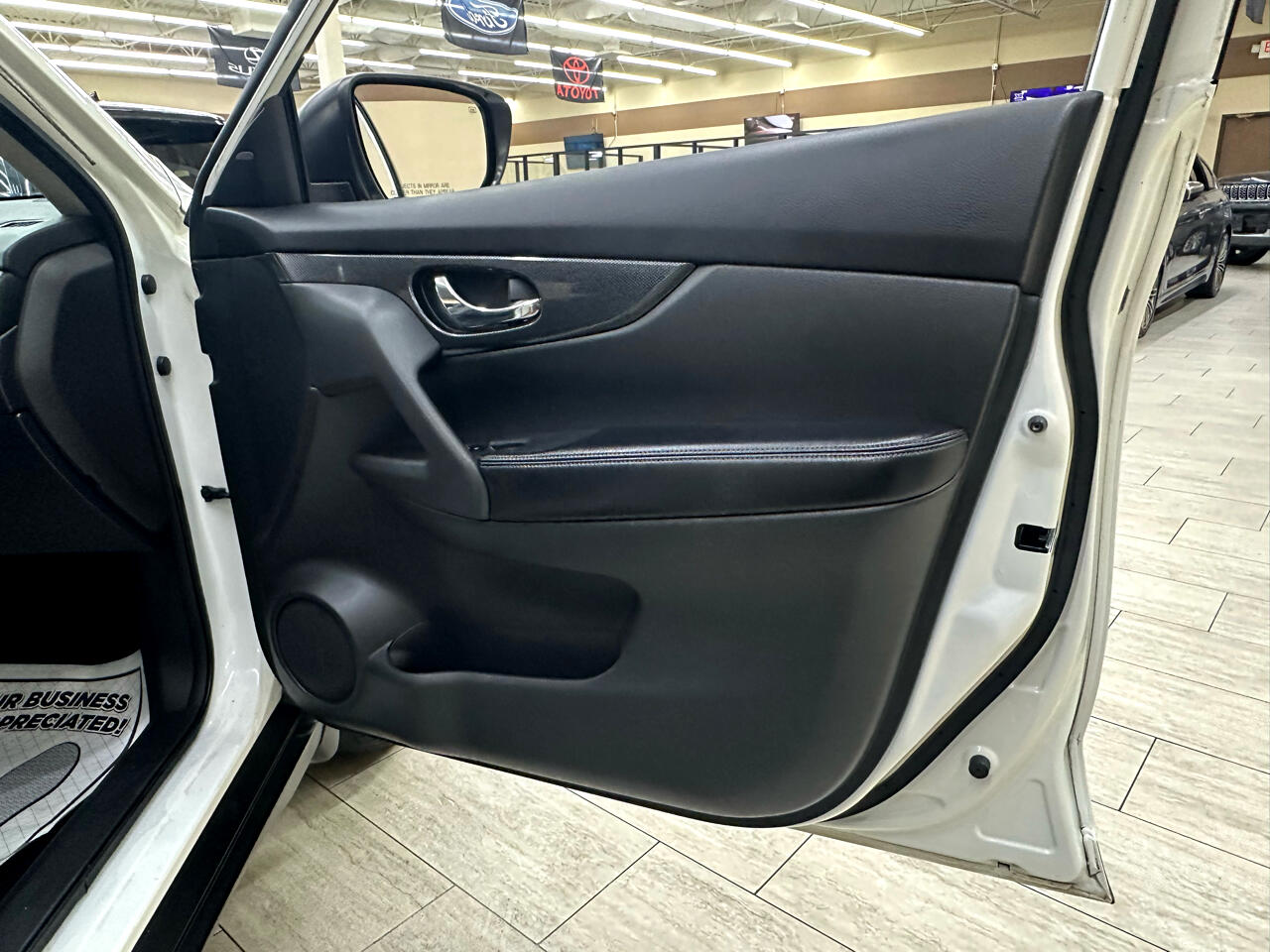 2016 Nissan Rogue SL photo 36