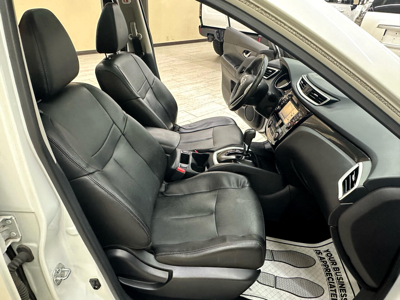 2016 Nissan Rogue SL photo 39