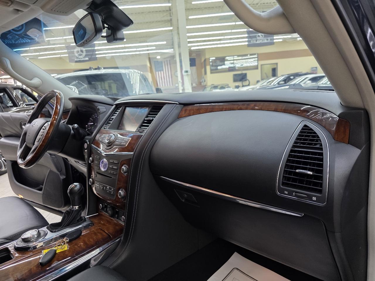 Infiniti QX80 4WD 2015
