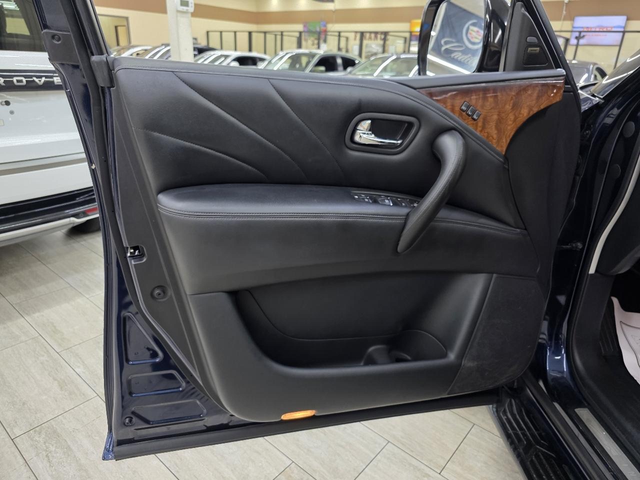 Infiniti QX80 4WD 2015