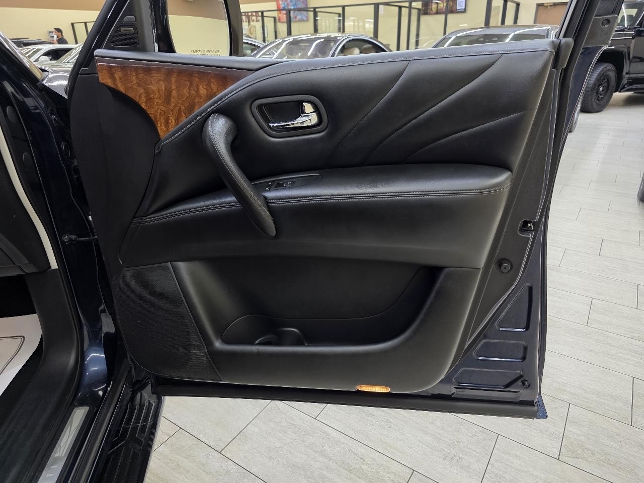 Infiniti QX80 4WD 2015
