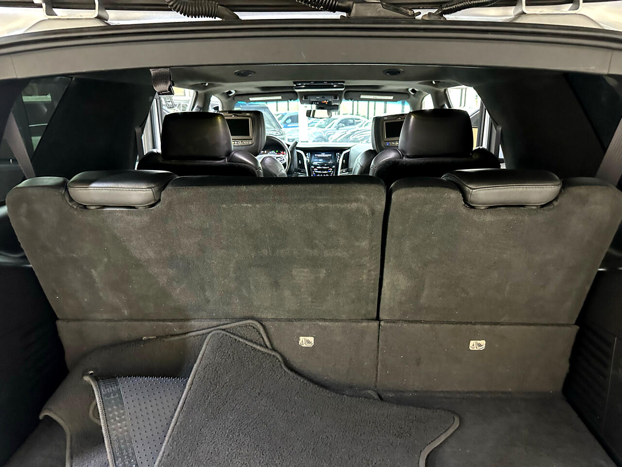 2017 Cadillac Escalade Platinum photo 8