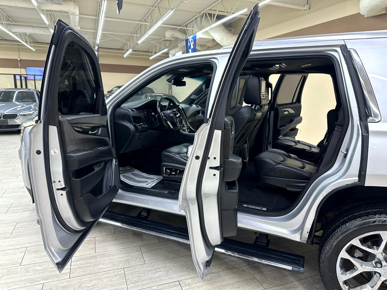 2017 Cadillac Escalade Platinum photo 9