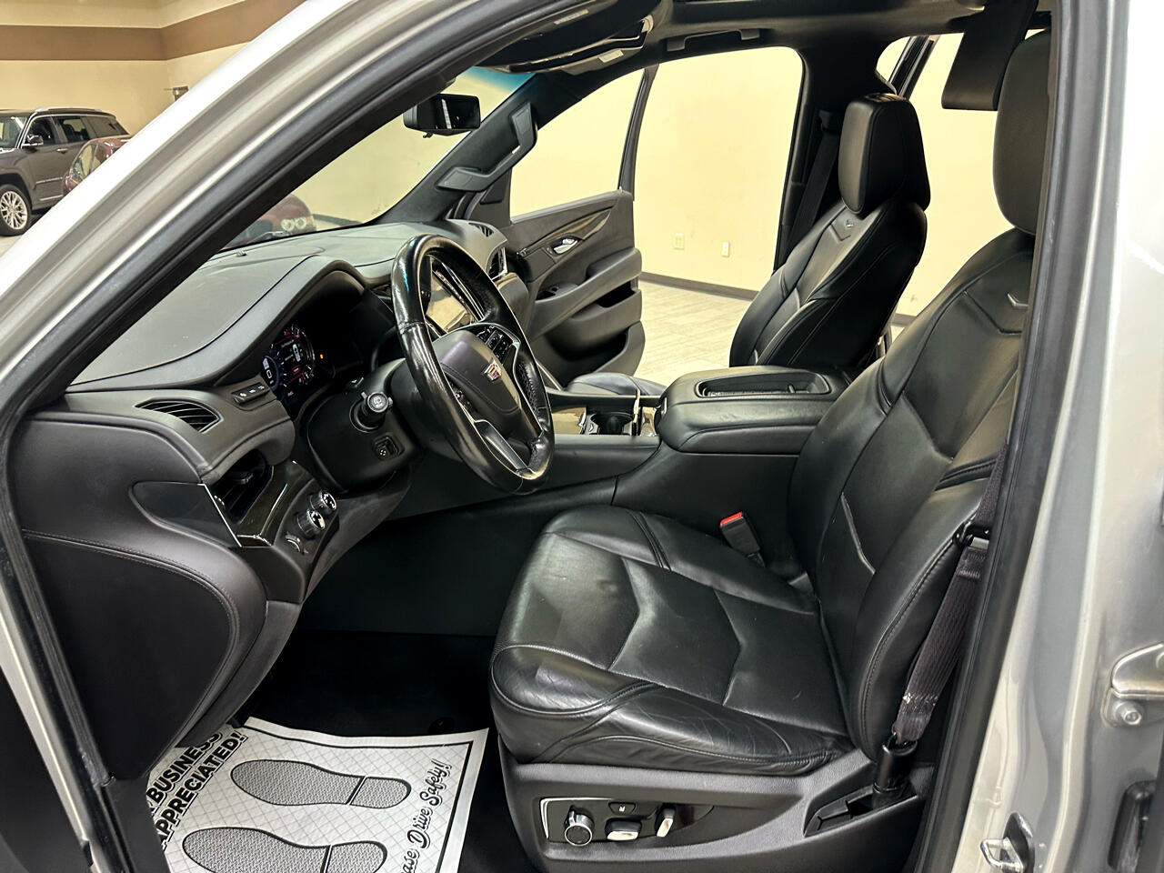 2017 Cadillac Escalade Platinum photo 16