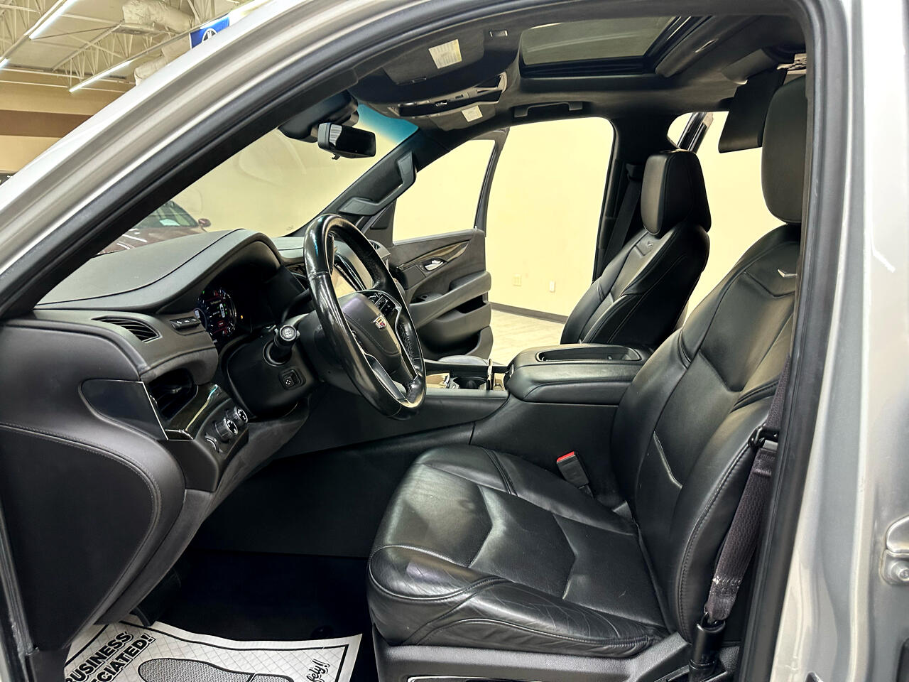 2017 Cadillac Escalade Platinum photo 17