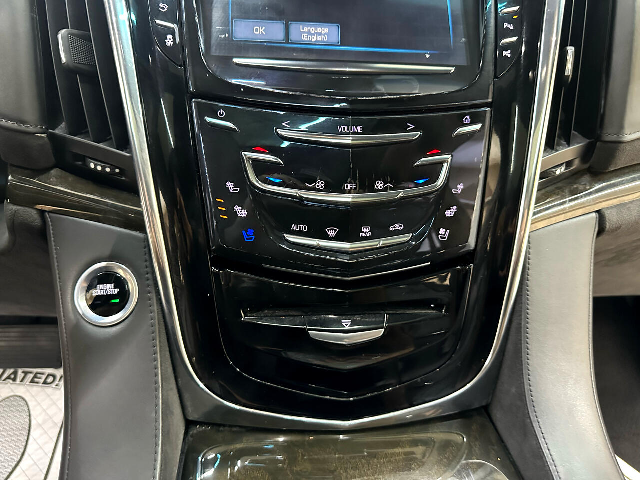 2017 Cadillac Escalade Platinum photo 22