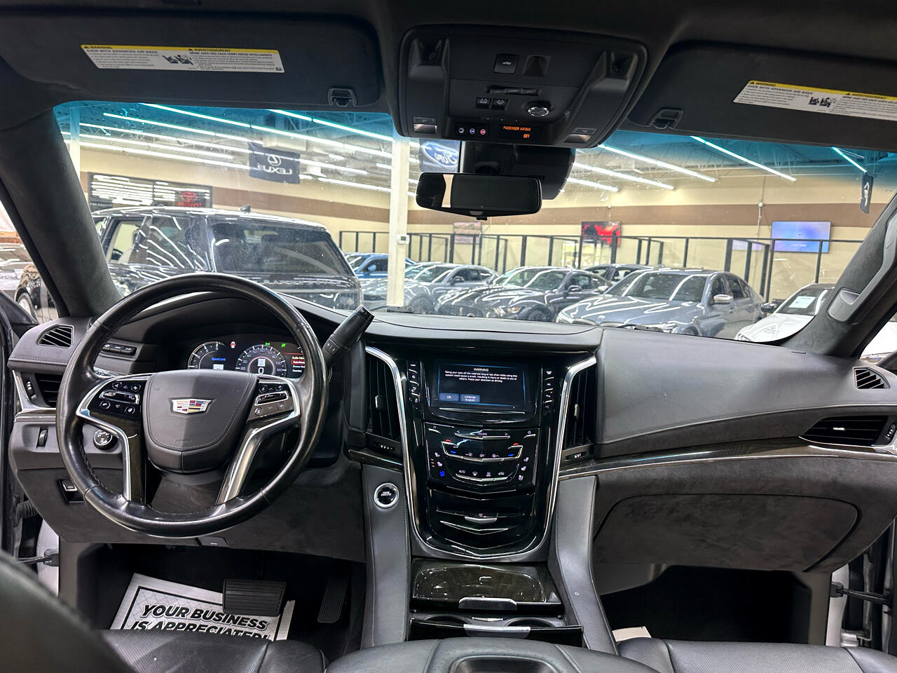 2017 Cadillac Escalade Platinum photo 25