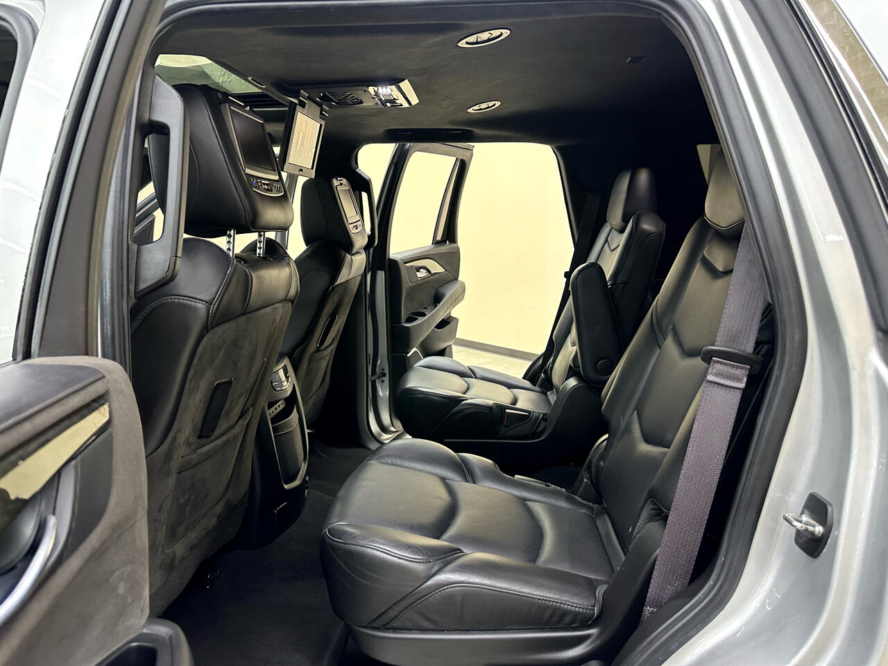 2017 Cadillac Escalade Platinum photo 26