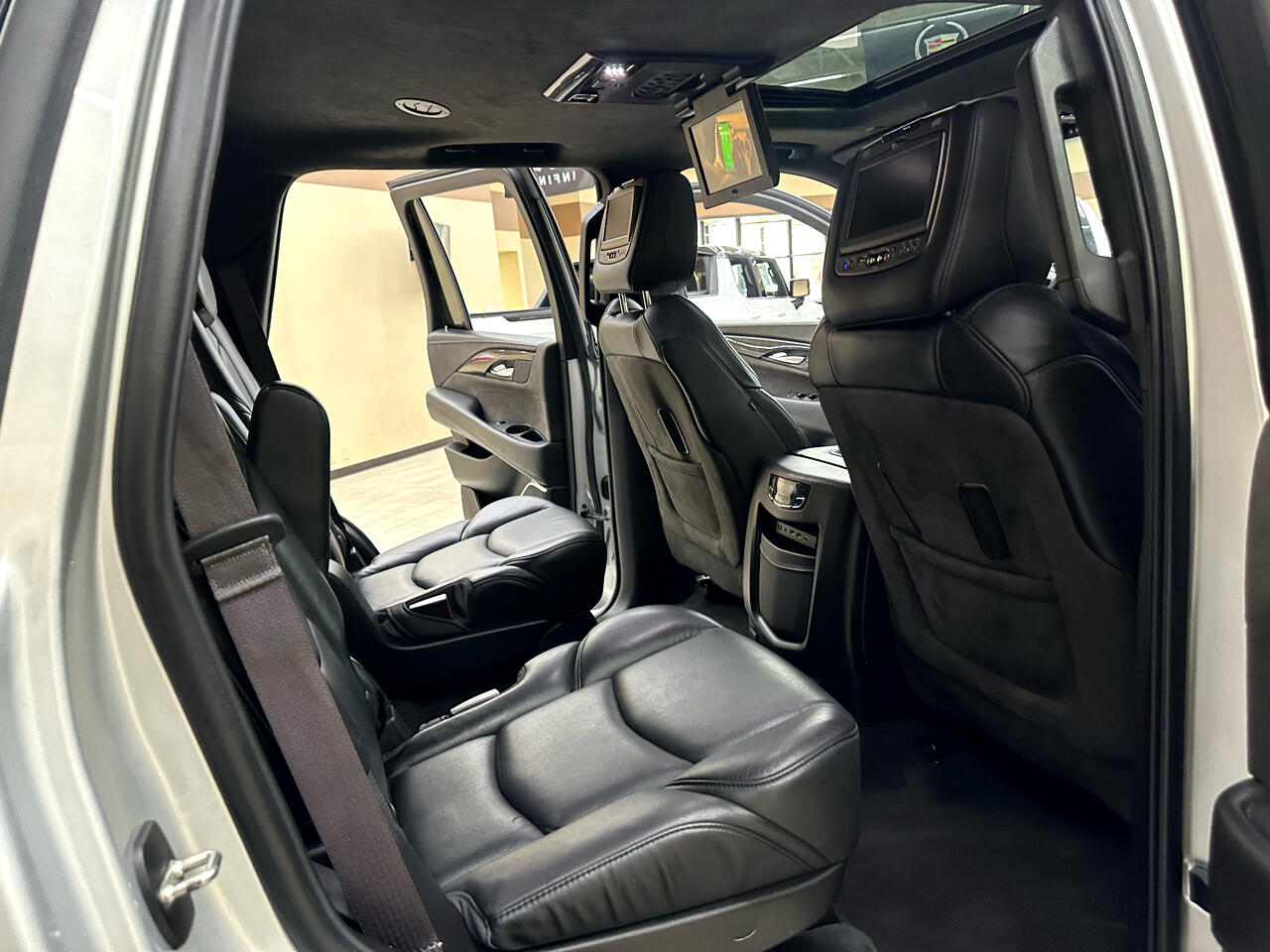 2017 Cadillac Escalade Platinum photo 33