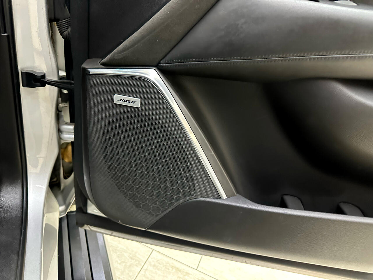 2017 Cadillac Escalade Platinum photo 35