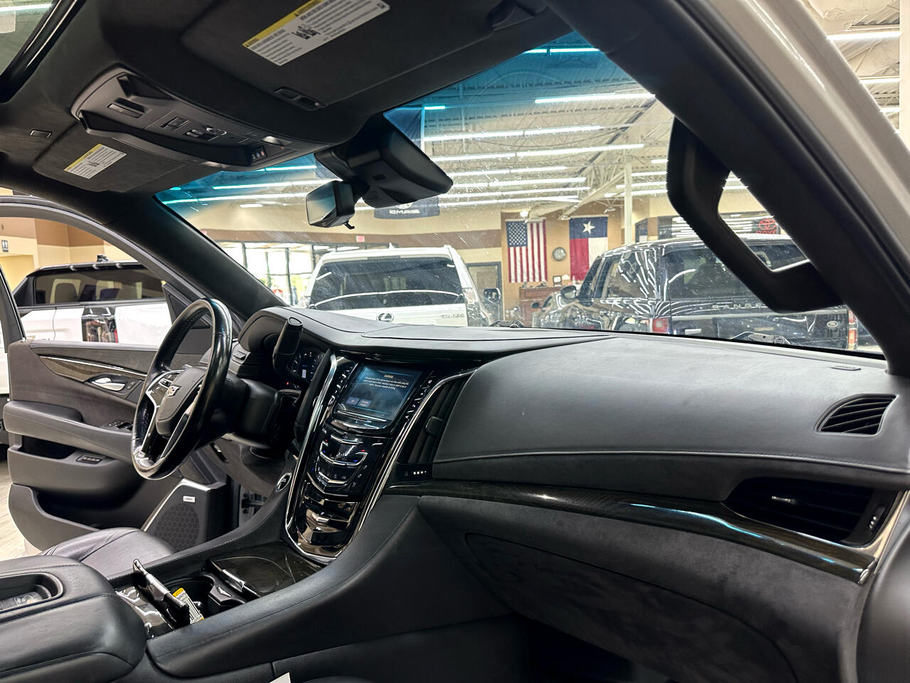 2017 Cadillac Escalade Platinum photo 36