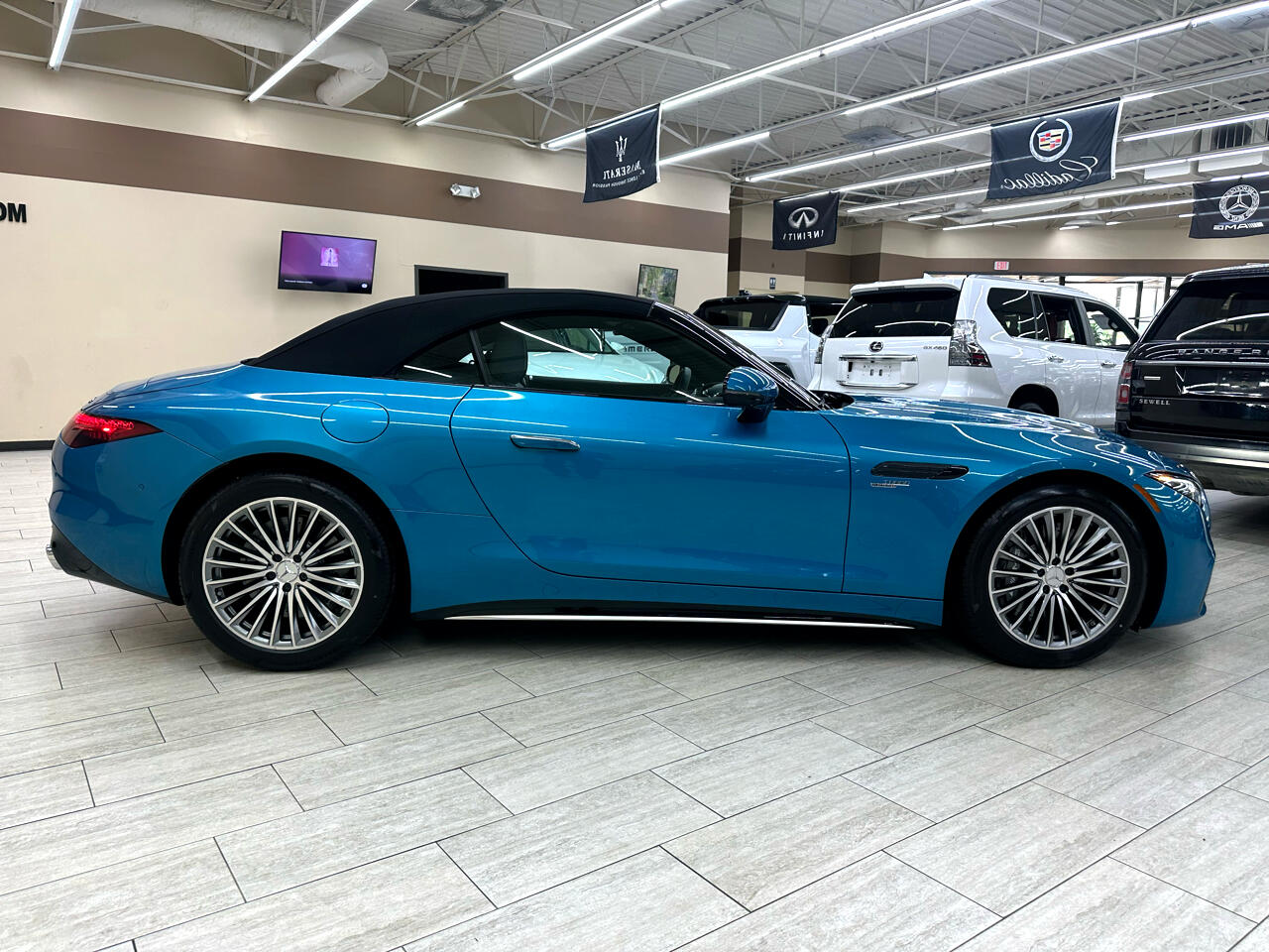 2024 Mercedes Benz SL 43 photo 6