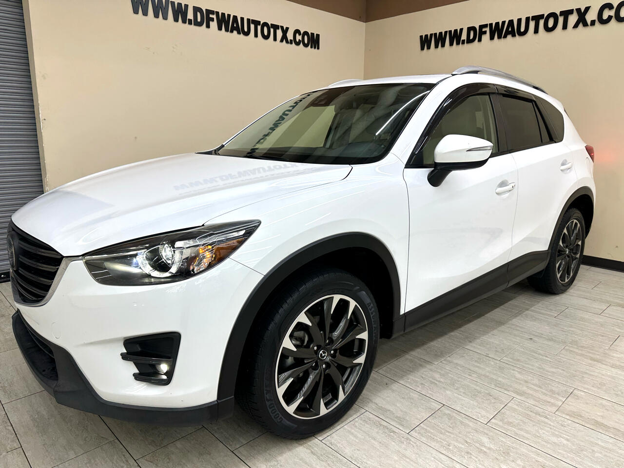 2016 Mazda CX-5 Grand Touring photo 2