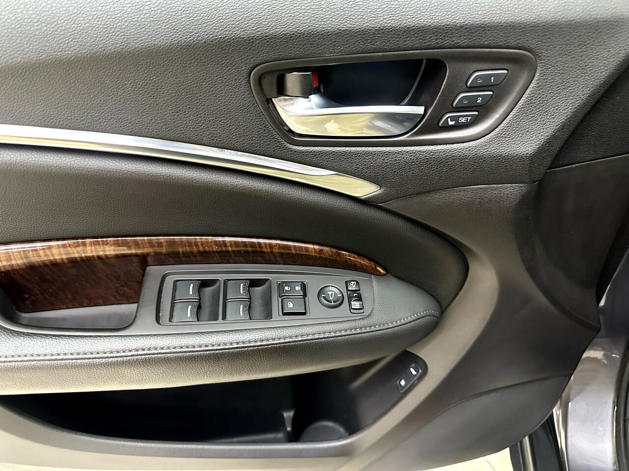 2017 Acura MDX SH-AWD Technology photo 18