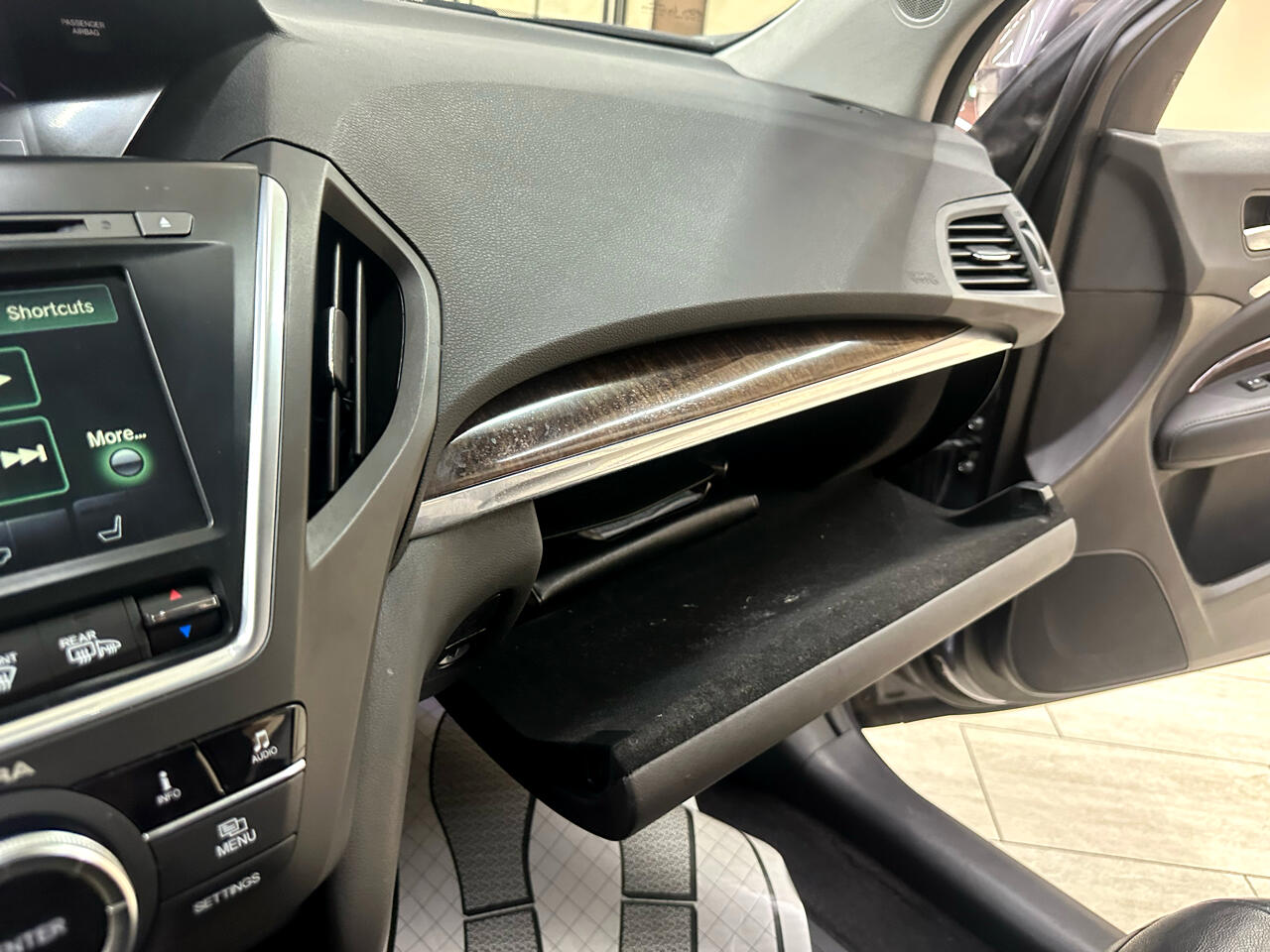 2017 Acura MDX SH-AWD Technology photo 31