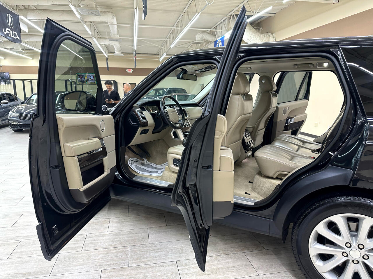 2014 Land Rover Range Rover SuperCharged HSE photo 12