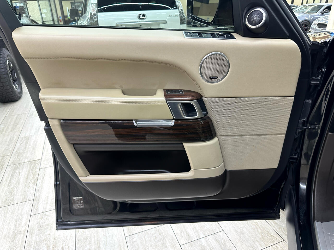 2014 Land Rover Range Rover SuperCharged HSE photo 13