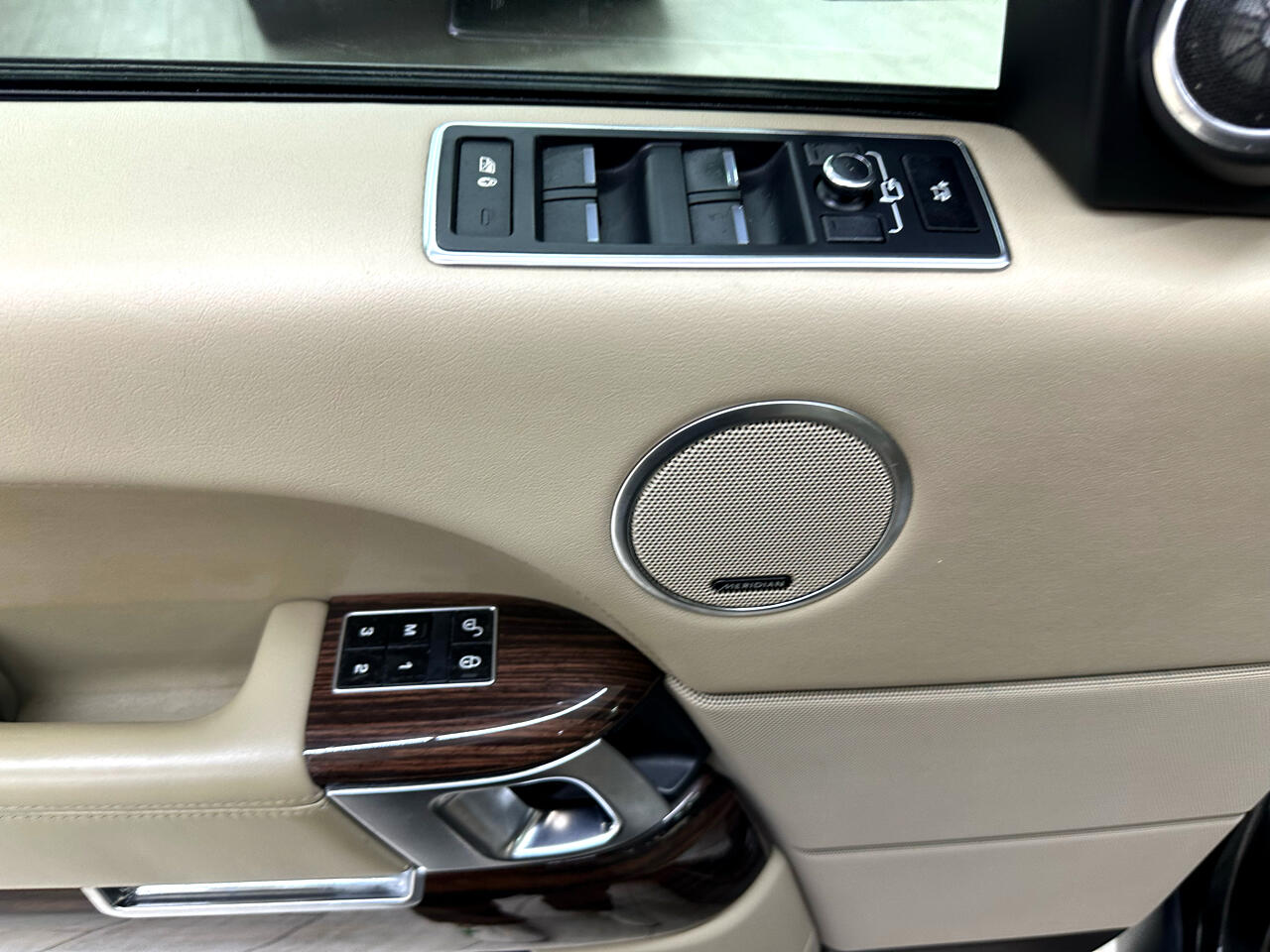 2014 Land Rover Range Rover SuperCharged HSE photo 14