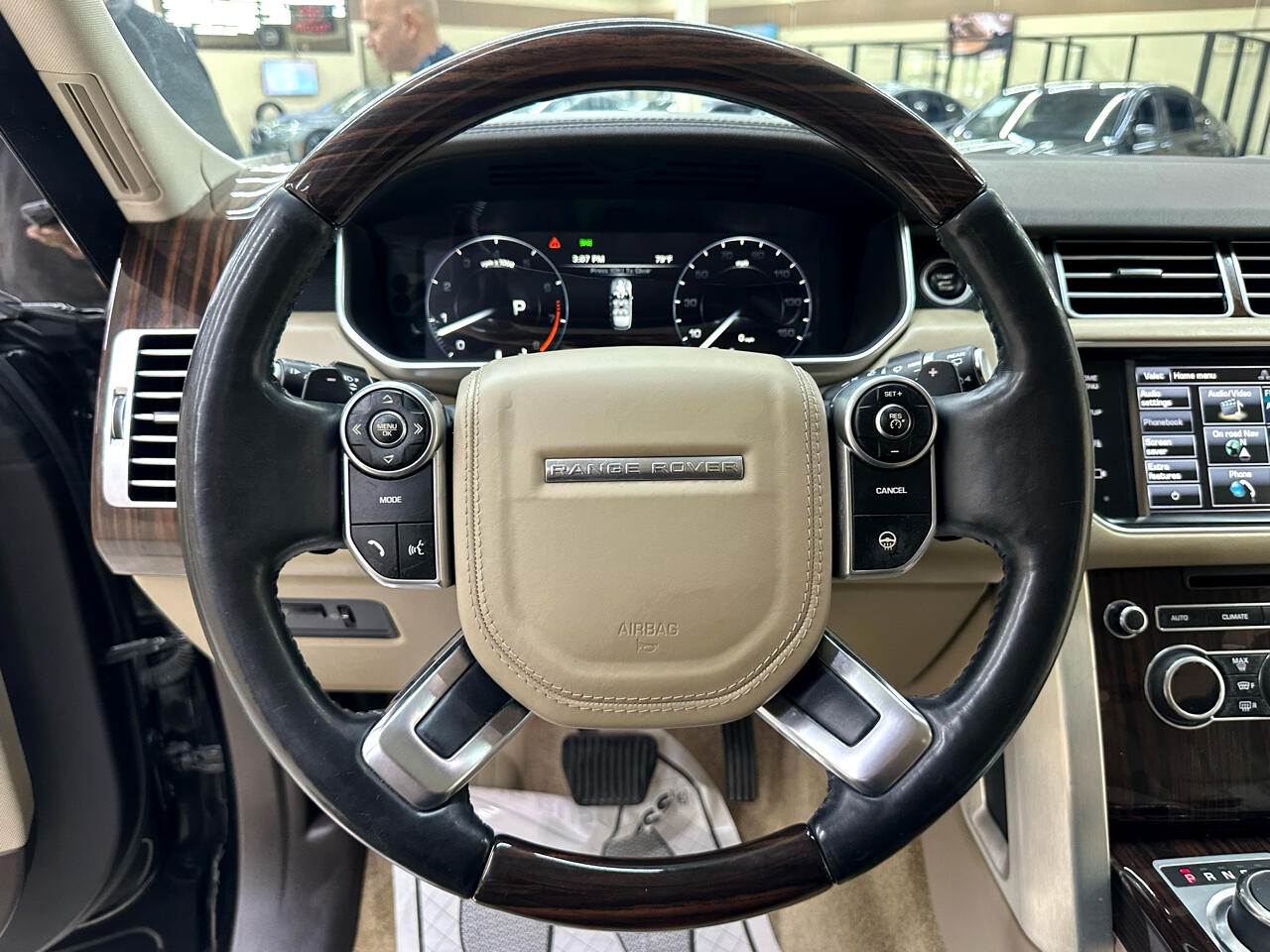 2014 Land Rover Range Rover SuperCharged HSE photo 21