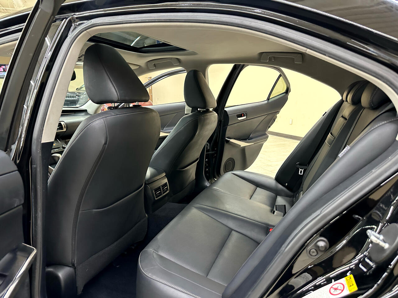 2014 Lexus IS 250 photo 31