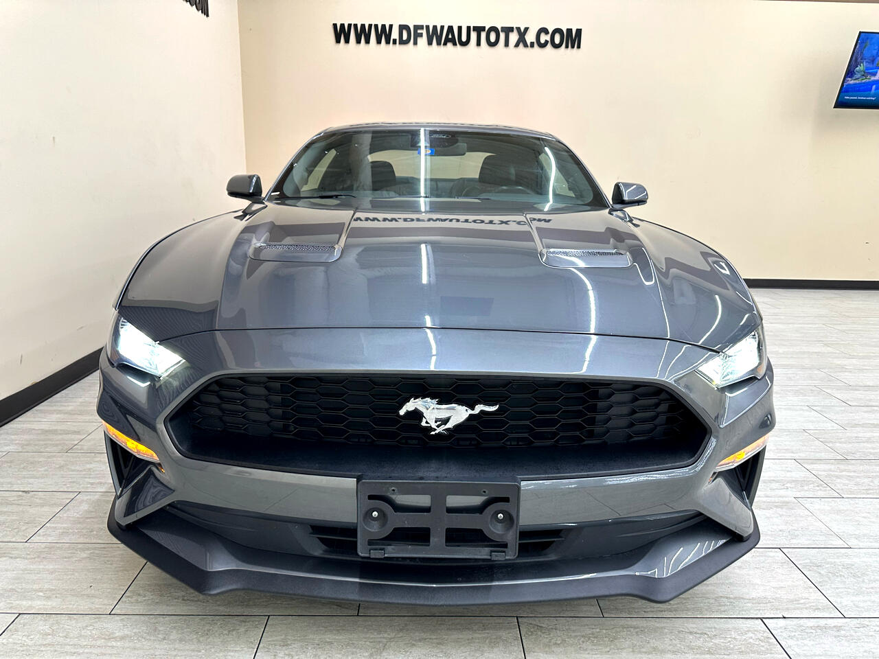 2022 Ford Mustang Premium photo 3