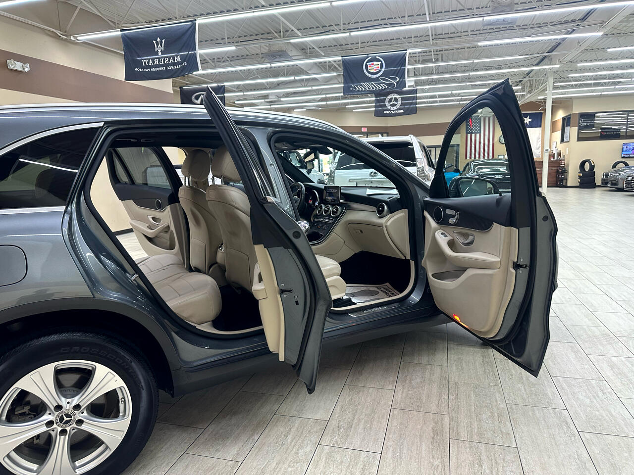 Mercedes-Benz GLC-Class GLC300 2018 Mercedes-Benz GLC-Class GLC300 2018