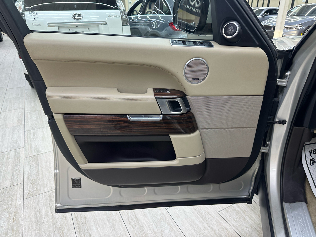 Land Rover Range Rover 3.0L V6 Supercharged HSE 2014 Land Rover Range Rover 3.0L V6 Supercharged HSE 2014