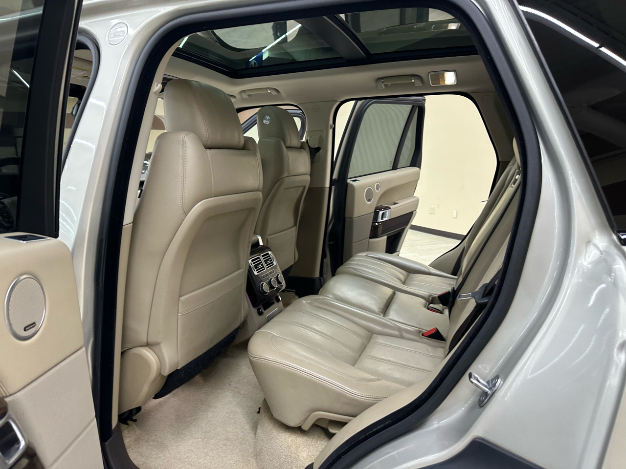 Land Rover Range Rover 3.0L V6 Supercharged HSE 2014 Land Rover Range Rover 3.0L V6 Supercharged HSE 2014